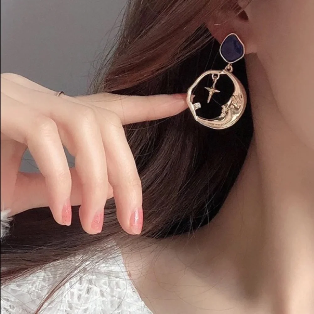 I’m Over The Moon For You Earrings - Picture 3 of 3